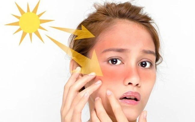 Nếu tiếp xúc quá lâu với ánh nắng, làn da của chúng ta có thể gặp nguy hiểm