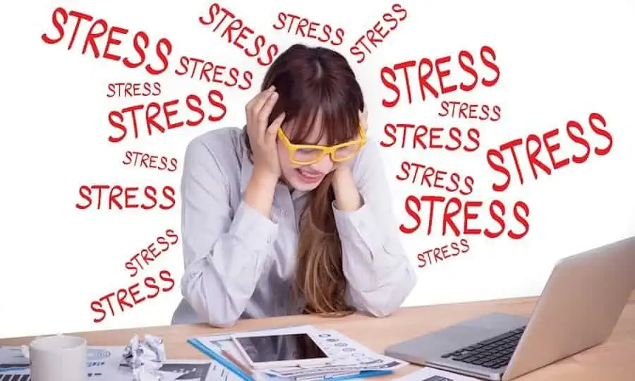 Tránh stress để không gây ra cảm giác thèm ăn và tích trữ mỡ bụng