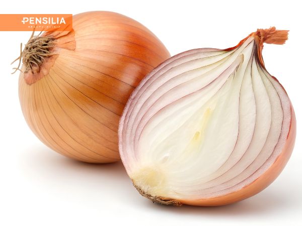 Hành tây tươi – nguyên liệu thường dùng trong mẹo chữa sẹo lồi dân gian