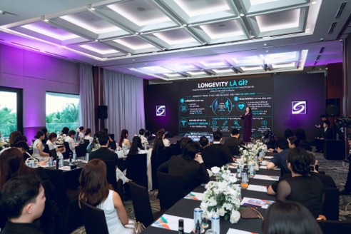 ThS.BS.CKII Nguyễn Phương Thảo chia sẻ tại SkinCeuticals Master Physician Vietnam 2026: Cập nhật xu hướng Longevity và AI trong da liễu thẩm mỹ